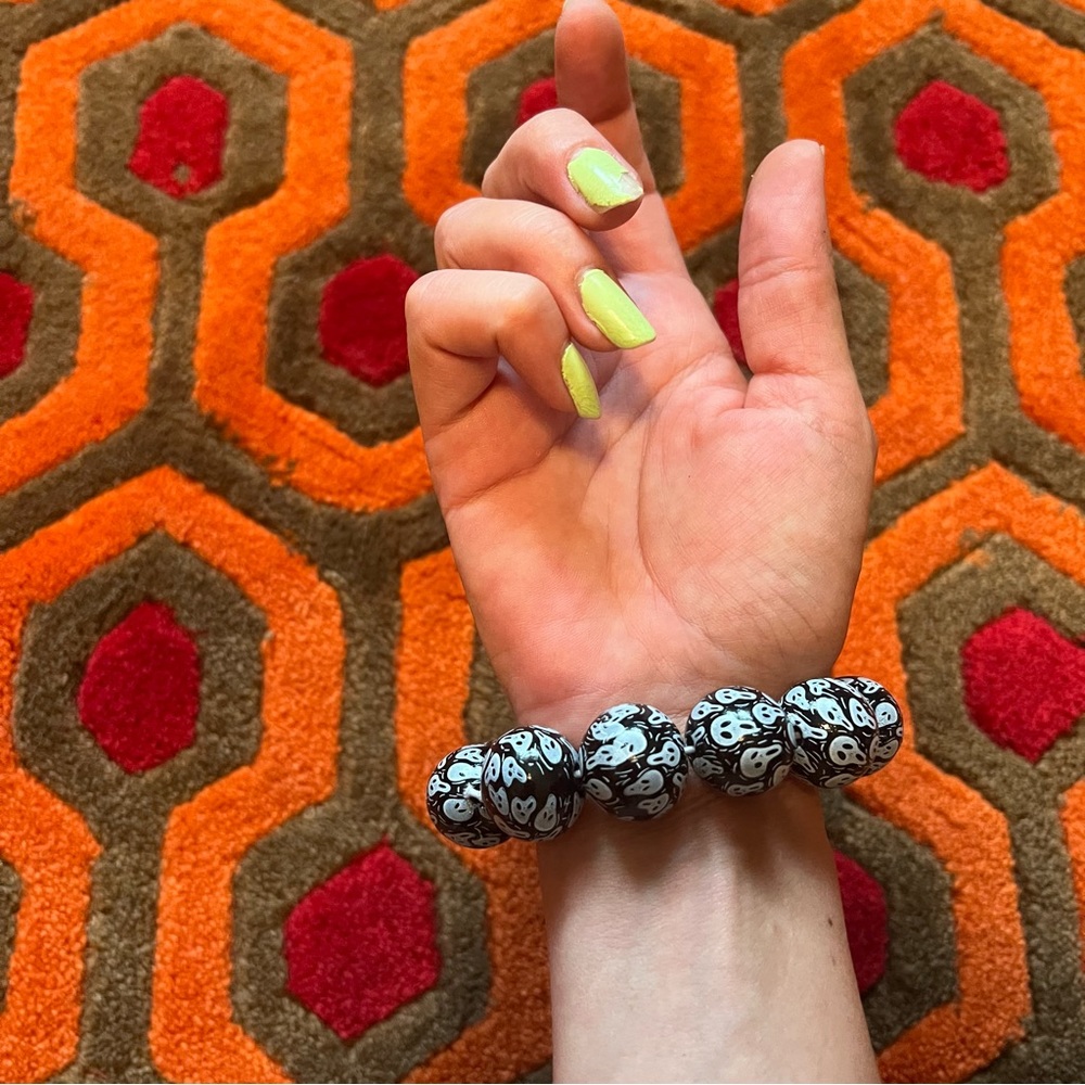Black and white SCREAM wooden beaded bracelet. HANDMADE! Horror lover